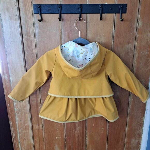 Cynthia Rowley Infant Raincoat 18 months - Picture 3 of 8